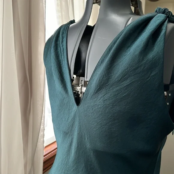 Holiday green dress - Picture 3 of 6